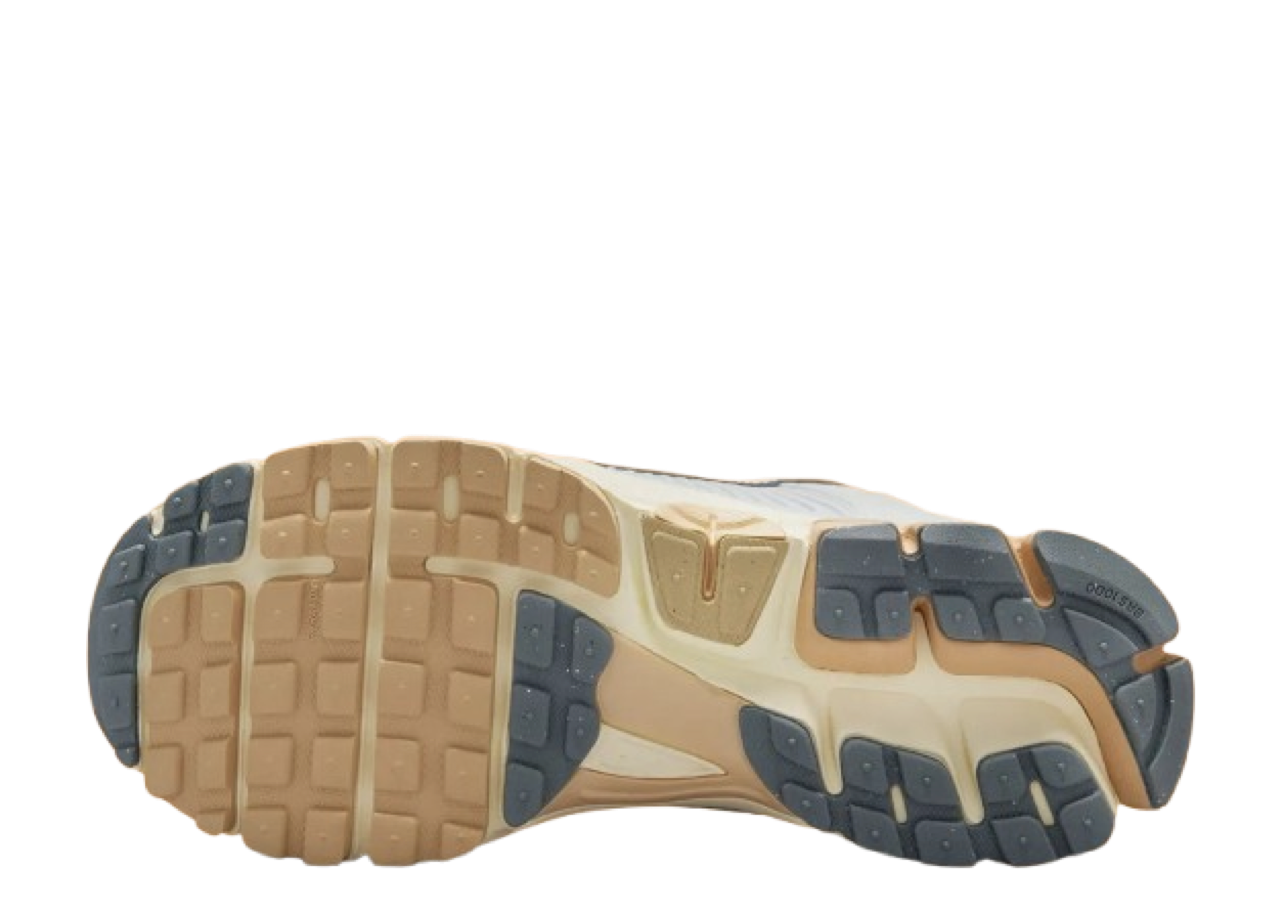 Nike Zoom Vomero 5 Summit White Pure Platinum (Women's) - photo 4