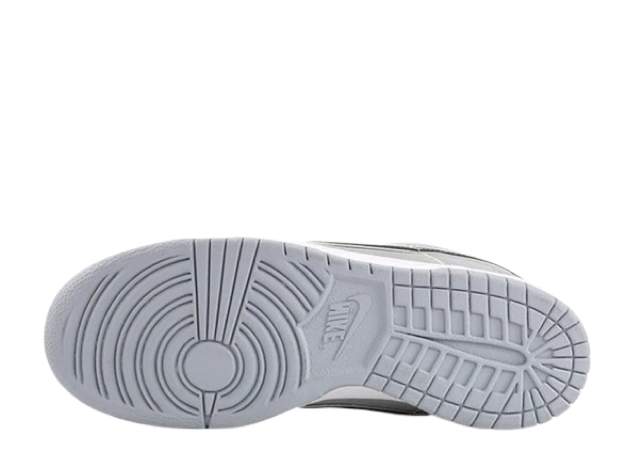 Nike SB Dunk Low Medicom 3 - photo 3