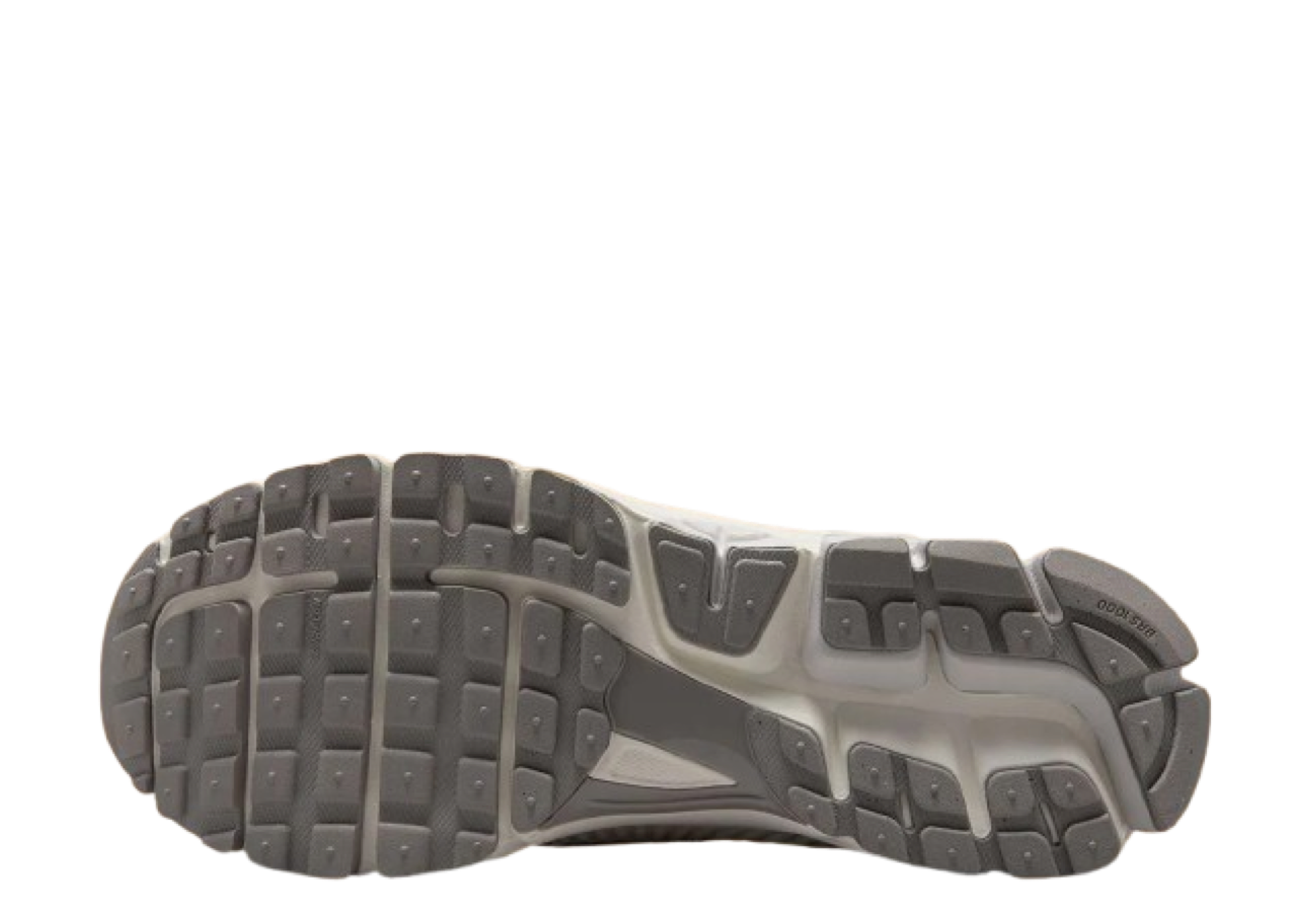 Nike Zoom Vomero 5 Sail Vast Grey Metallic Silver - photo 4