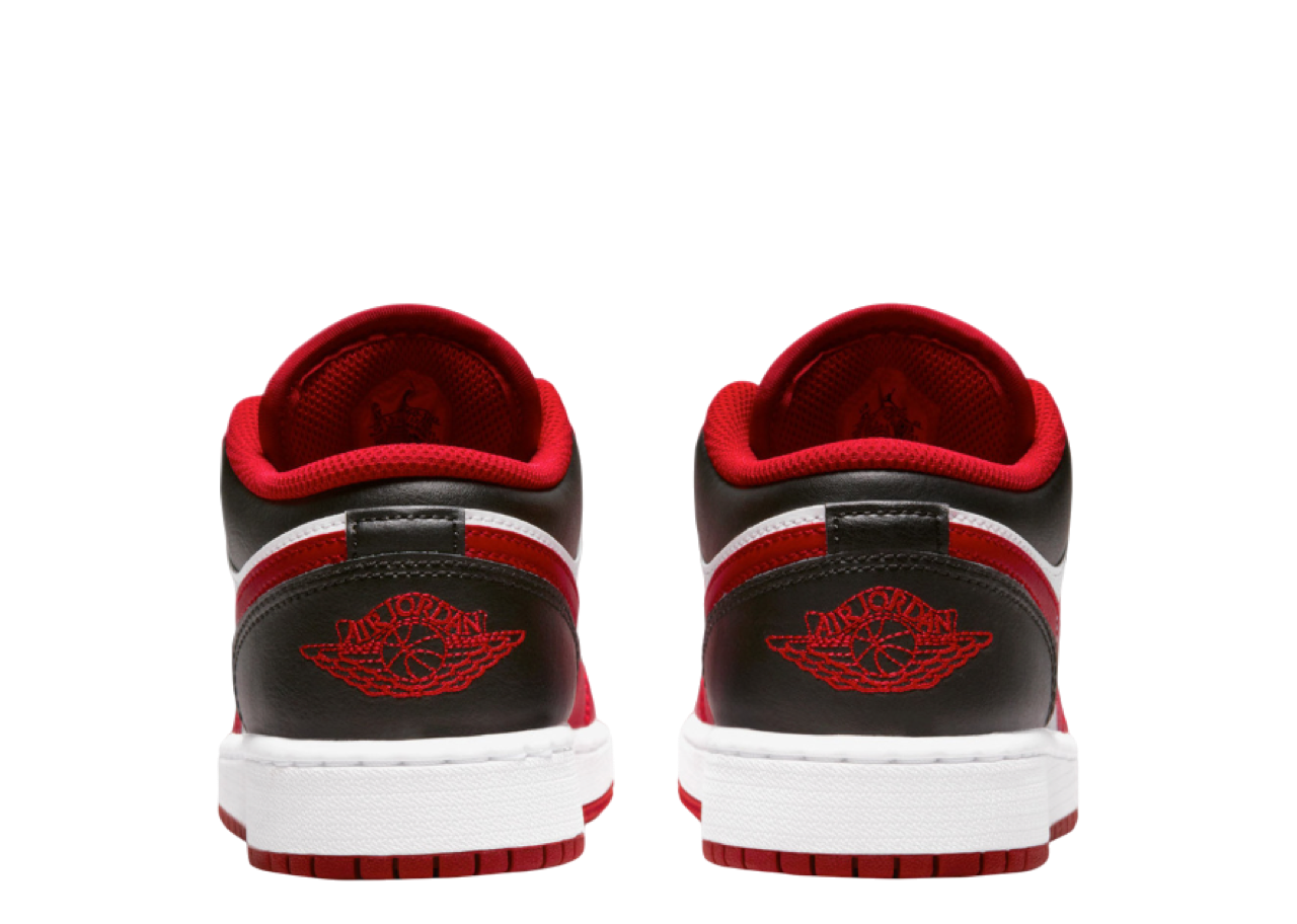 Air Jordan 1 Low Bulls (Grade School) - photo 3