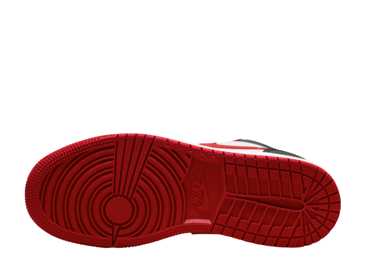 Air Jordan 1 Low Bulls (Grade School) - photo 4