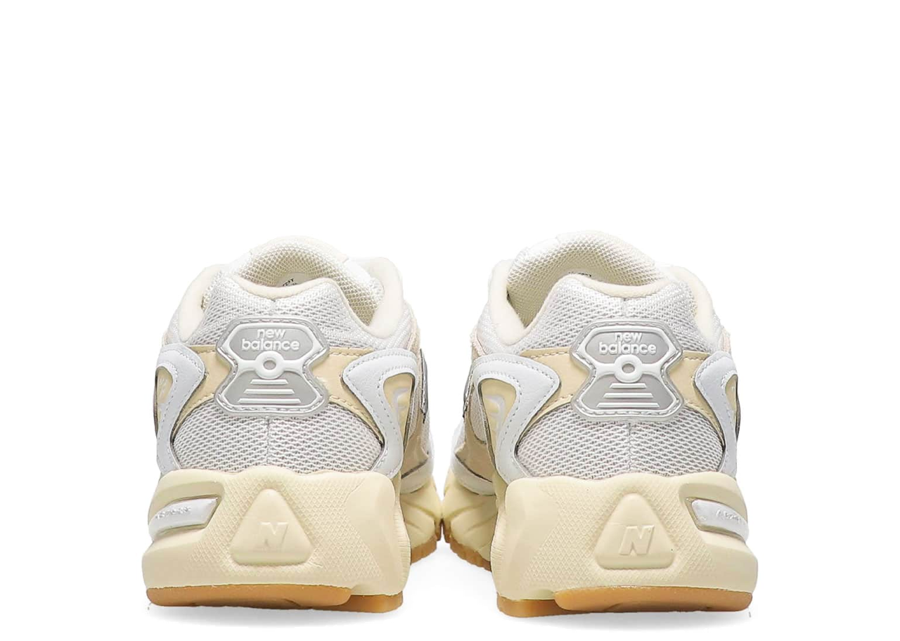 New Balance 725 Radically Classic Pack Off White Gum - photo 3