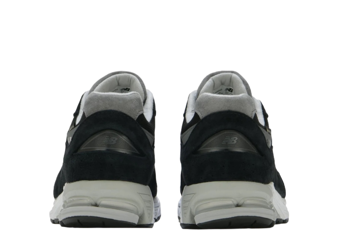 New Balance 2002R Gore-Tex Black Castlerock - photo 3
