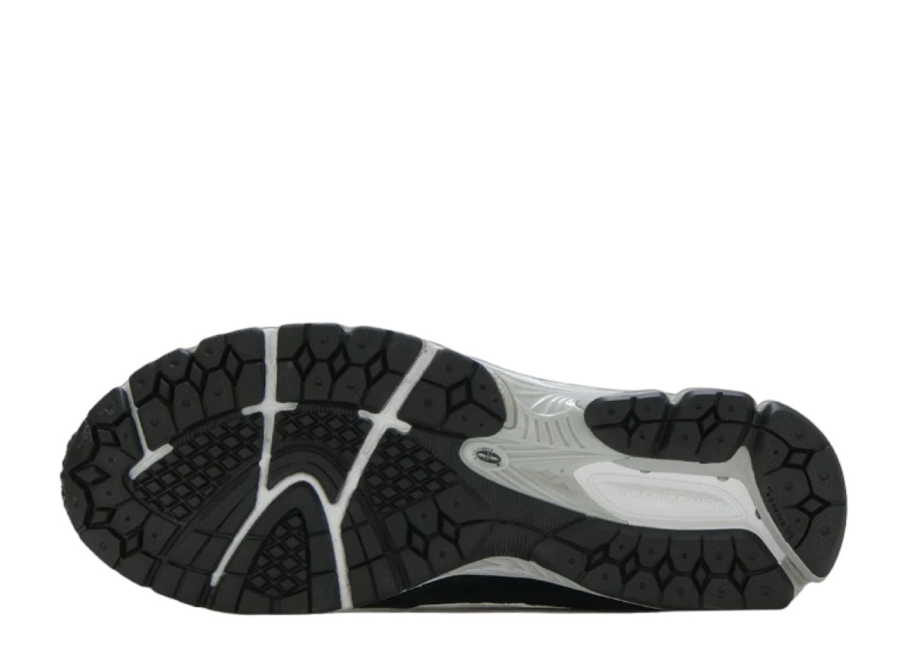 New Balance 2002R Gore-Tex Black Castlerock - photo 4
