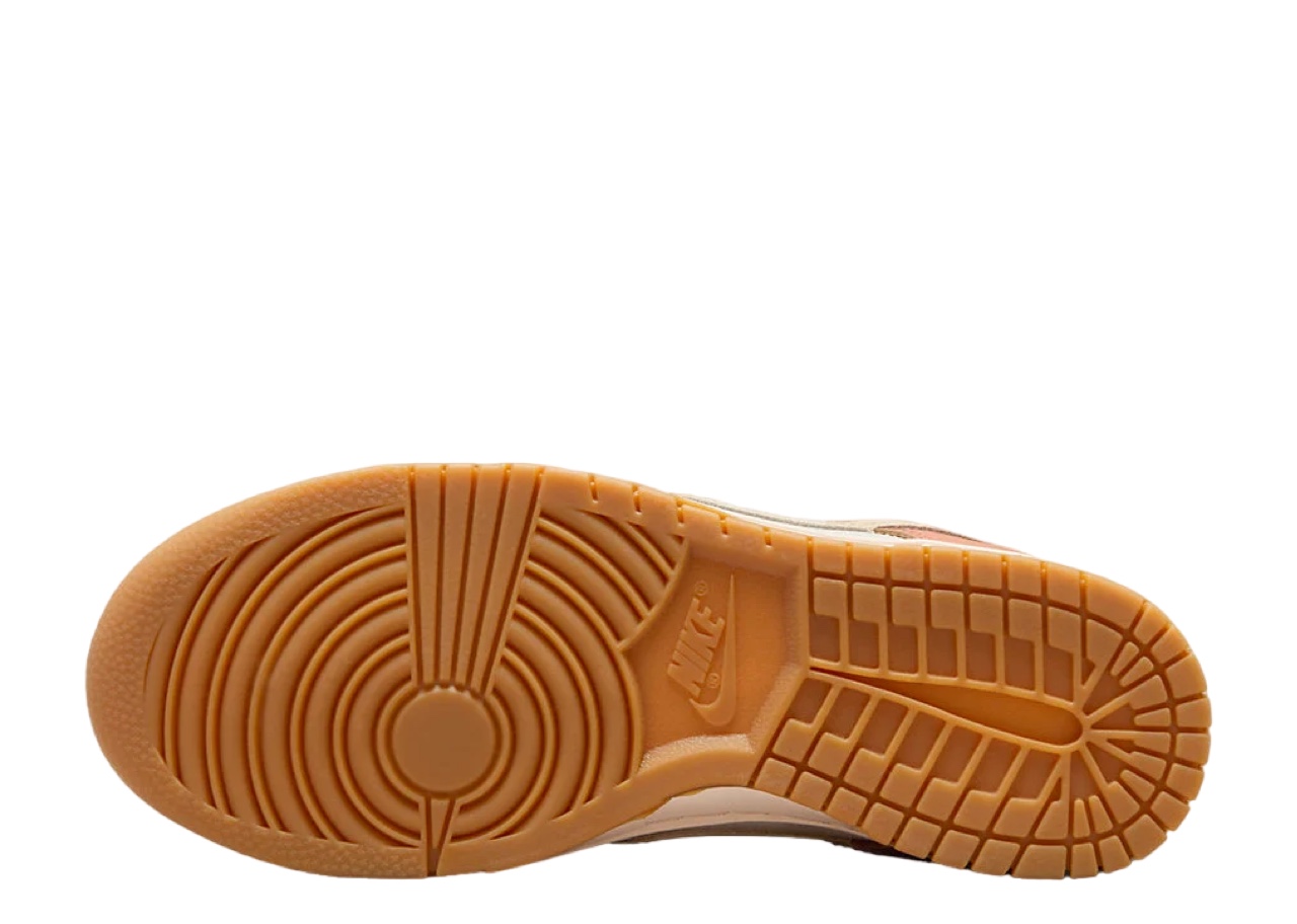 Nike Dunk Low SE Australia (Women's) - photo 4