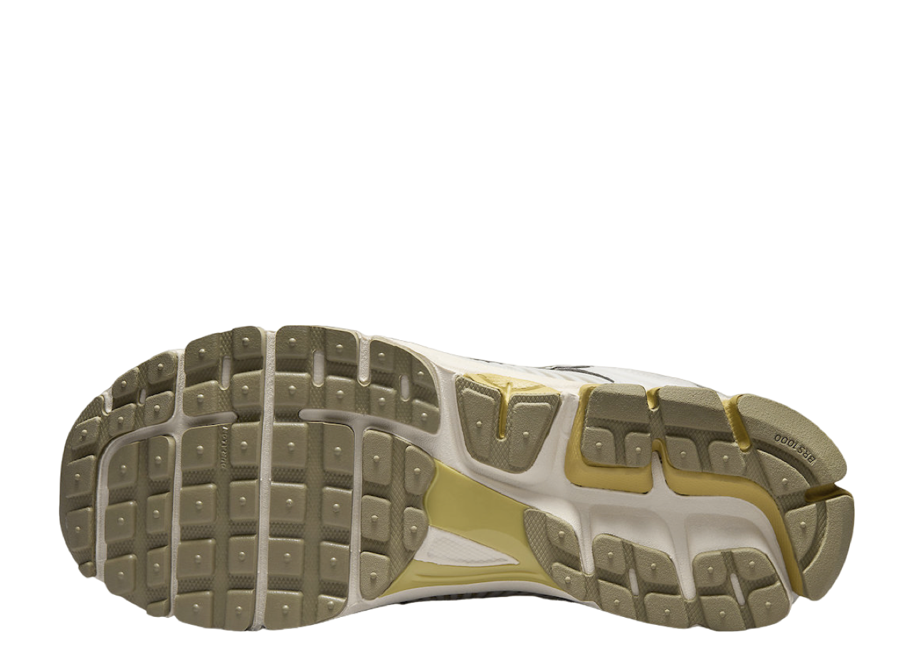 Nike Zoom Vomero 5 SP Light Bone Neutral Olive - photo 4